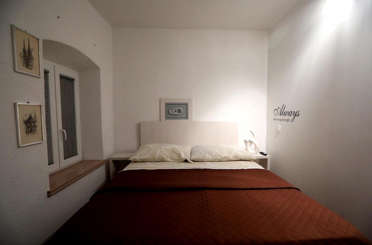 Apartment Secret Life Шибеник Екстер'єр фото